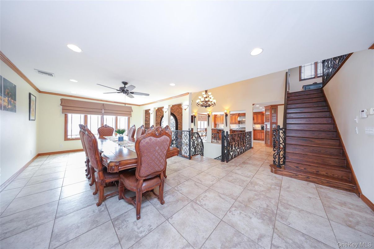 Dining room, Interior, Recessed Lighting