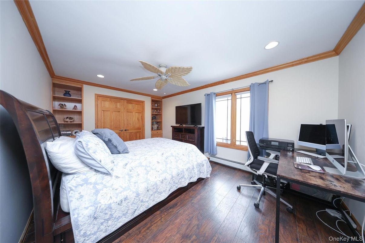 Bedroom, Home Office, Interior, Recessed Lighting, Wood Texture Flooring