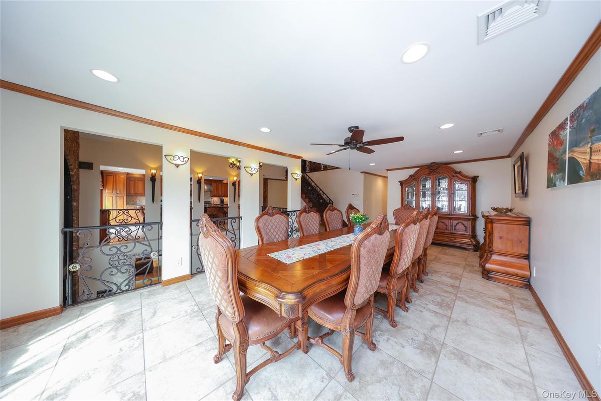 Dining room, Interior, Recessed Lighting