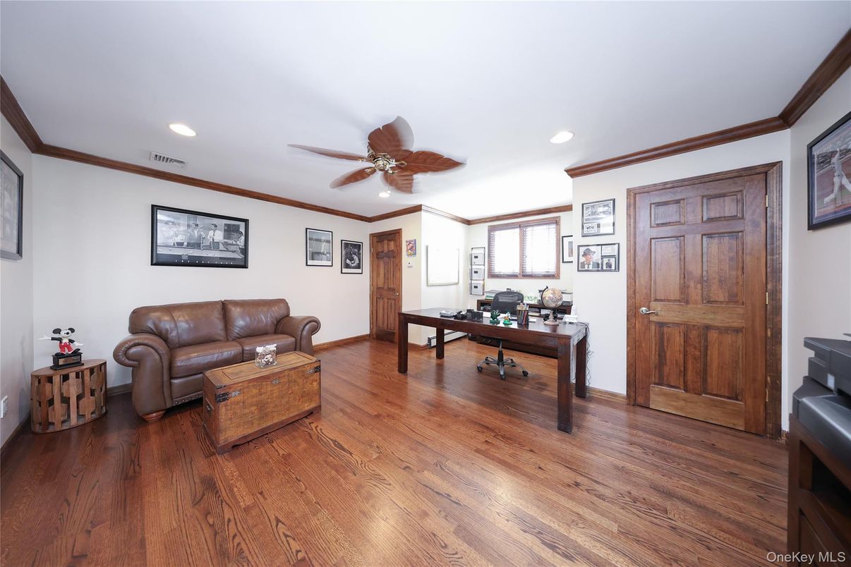 Game Room, Home Office, Interior, Recessed Lighting, Wood Texture Flooring