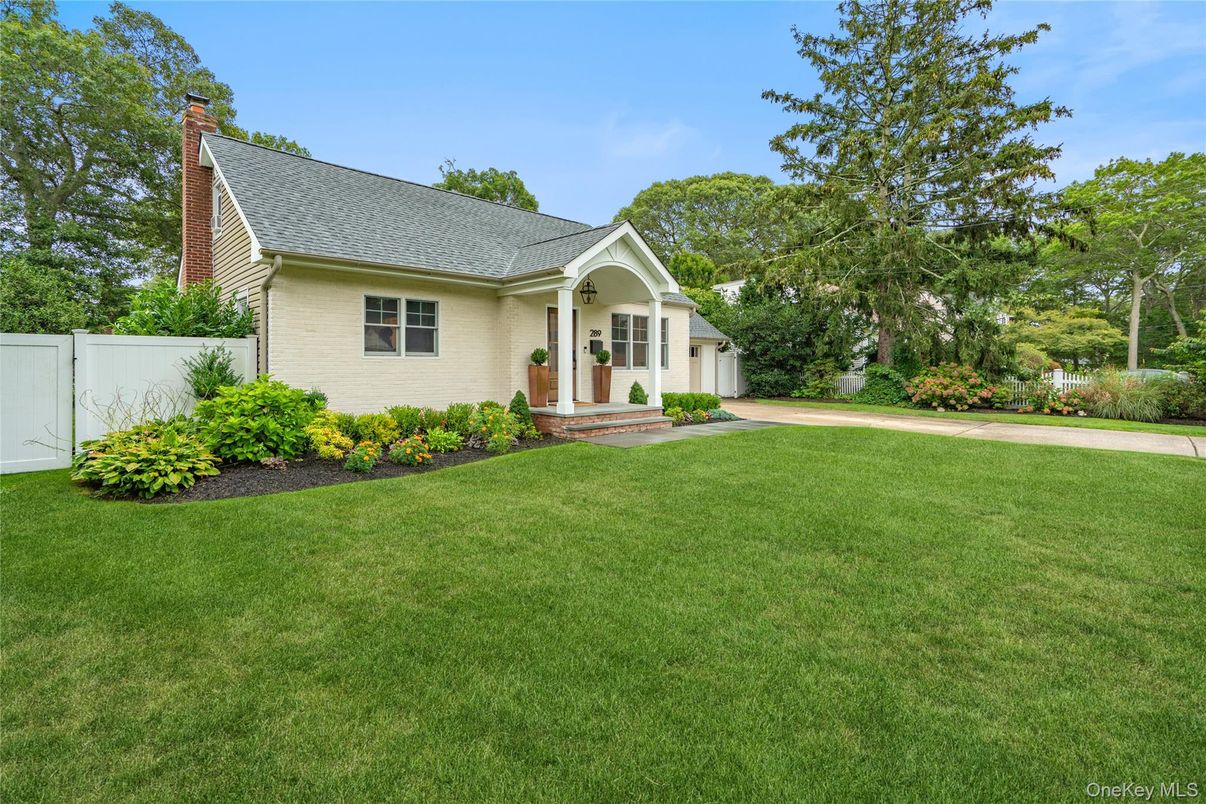Backyard, Exterior, Facade, Cape Cod
