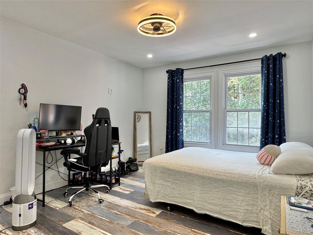 Bedroom, Home Office, Interior, Recessed Lighting, Wood Texture Flooring
