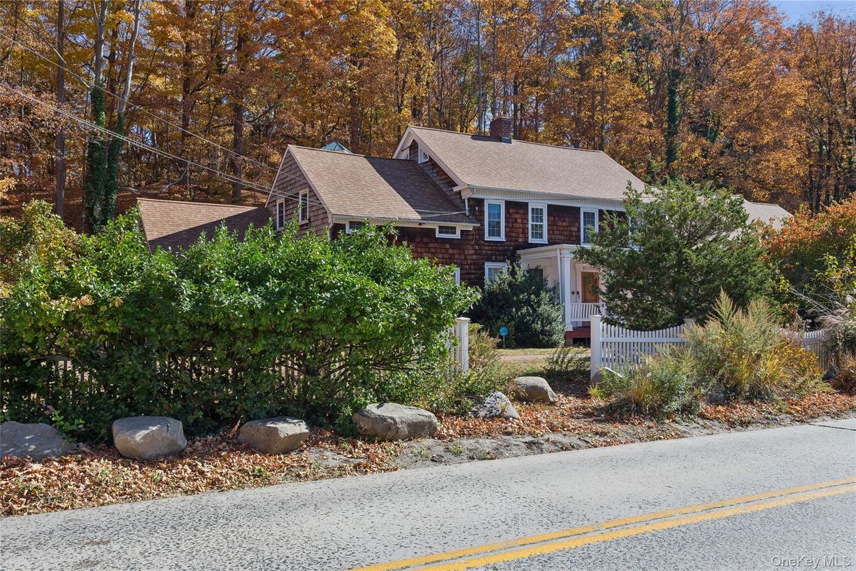 Exterior, Facade, Cape Cod