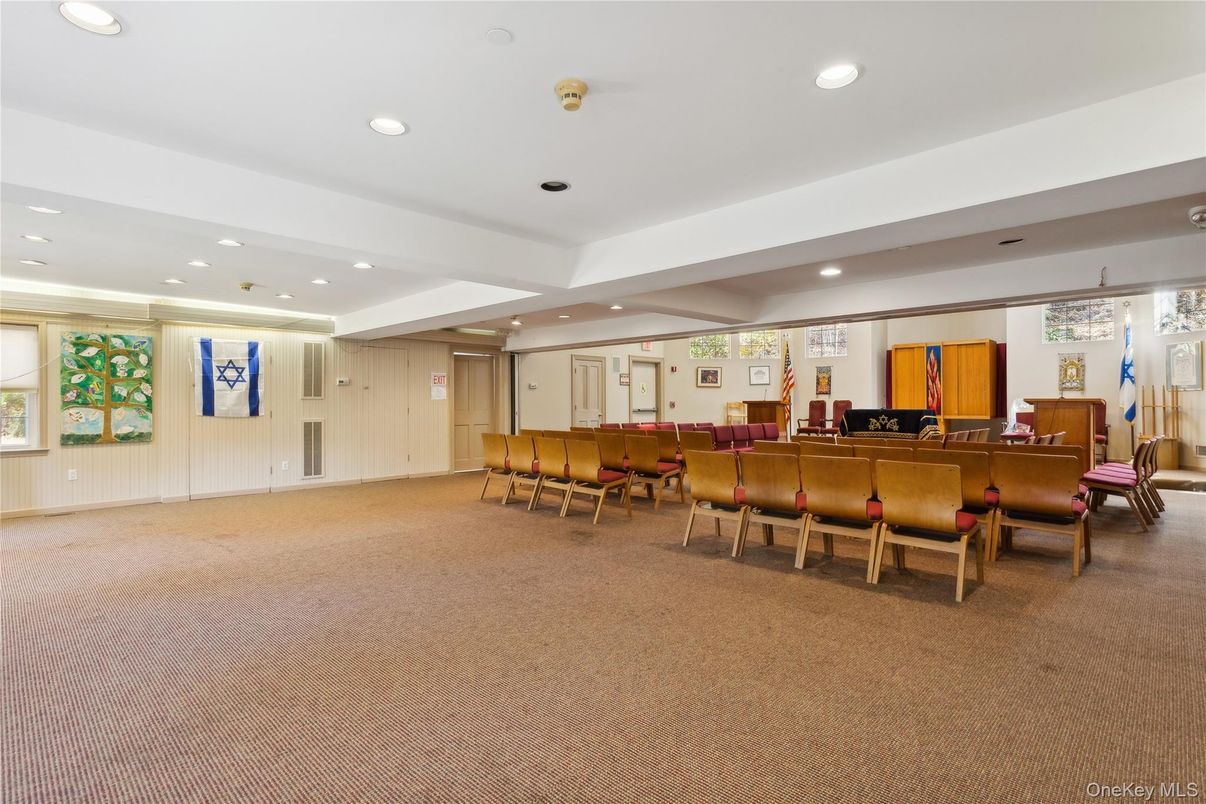 Dining room, Interior, Recessed Lighting