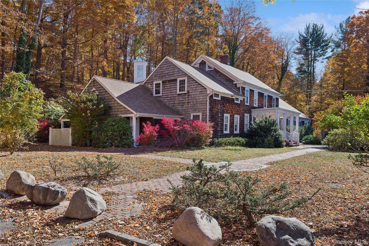 Backyard, Exterior, Facade, Brick Facade, Brick Traditional