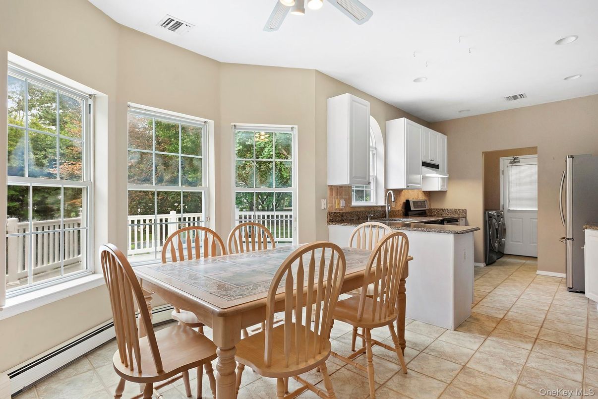 Dining room, Interior, Kitchen, Recessed Lighting