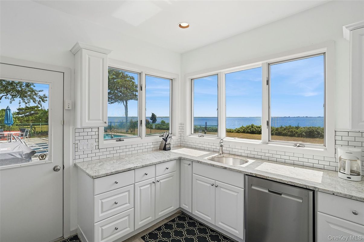 Interior, Kitchen, Recessed Lighting, Water