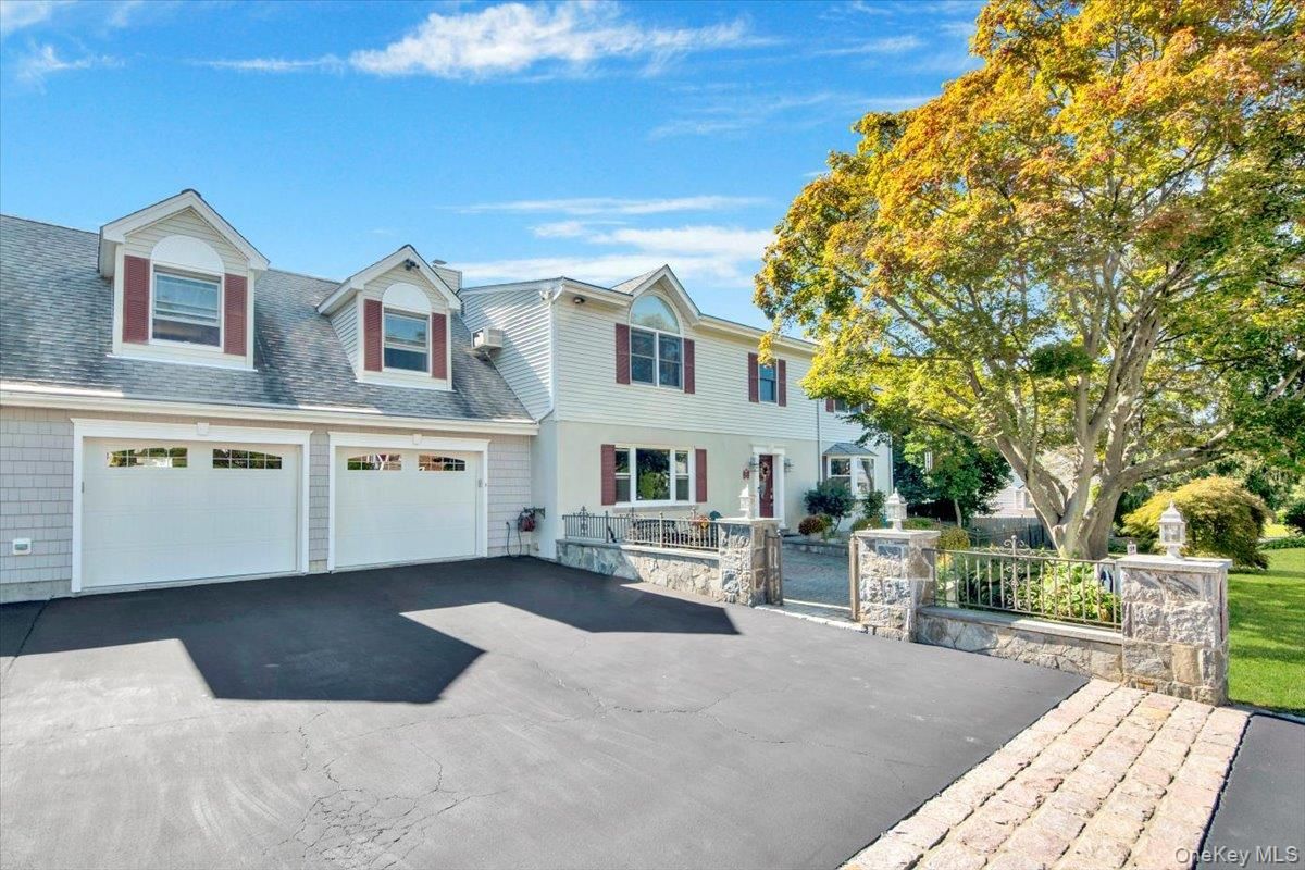 Attached, Exterior, Facade, Cape Cod