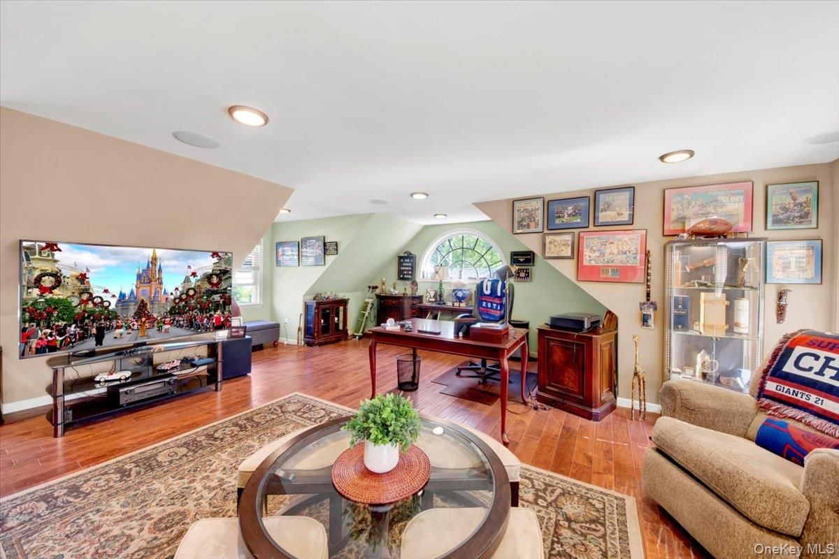 Home Office, Interior, Living room, Recessed Lighting, Wood Texture Flooring