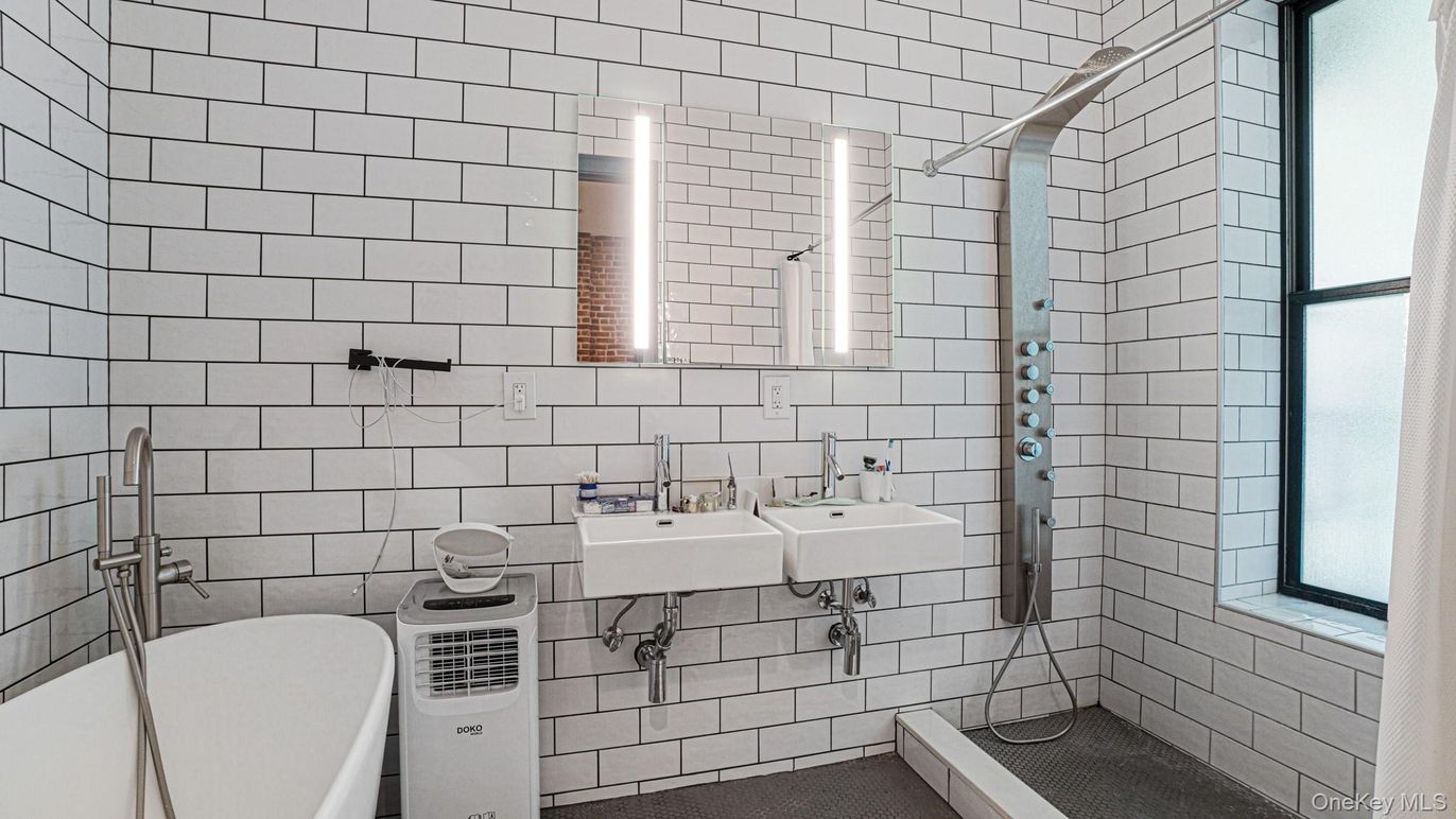 Bathroom, Free Standing Baths, Interior