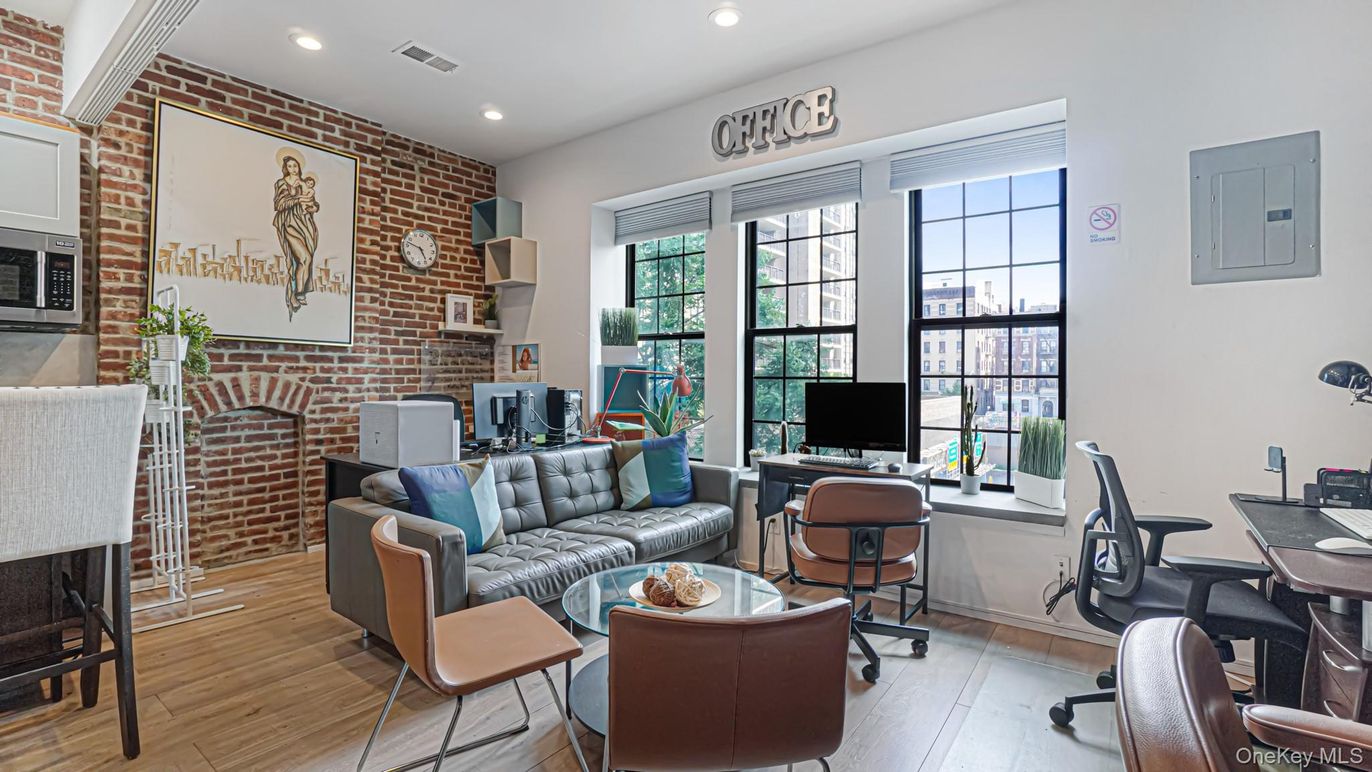 Home Office, Interior, Living room, Recessed Lighting, Stone Walls, Wood Texture Flooring