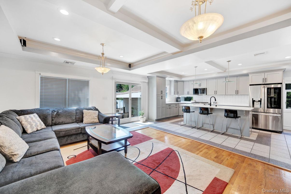 Interior, Kitchen, Living room, Pendant Lights, Recessed Lighting, Stainless Steel Appliances, Wood Texture Flooring