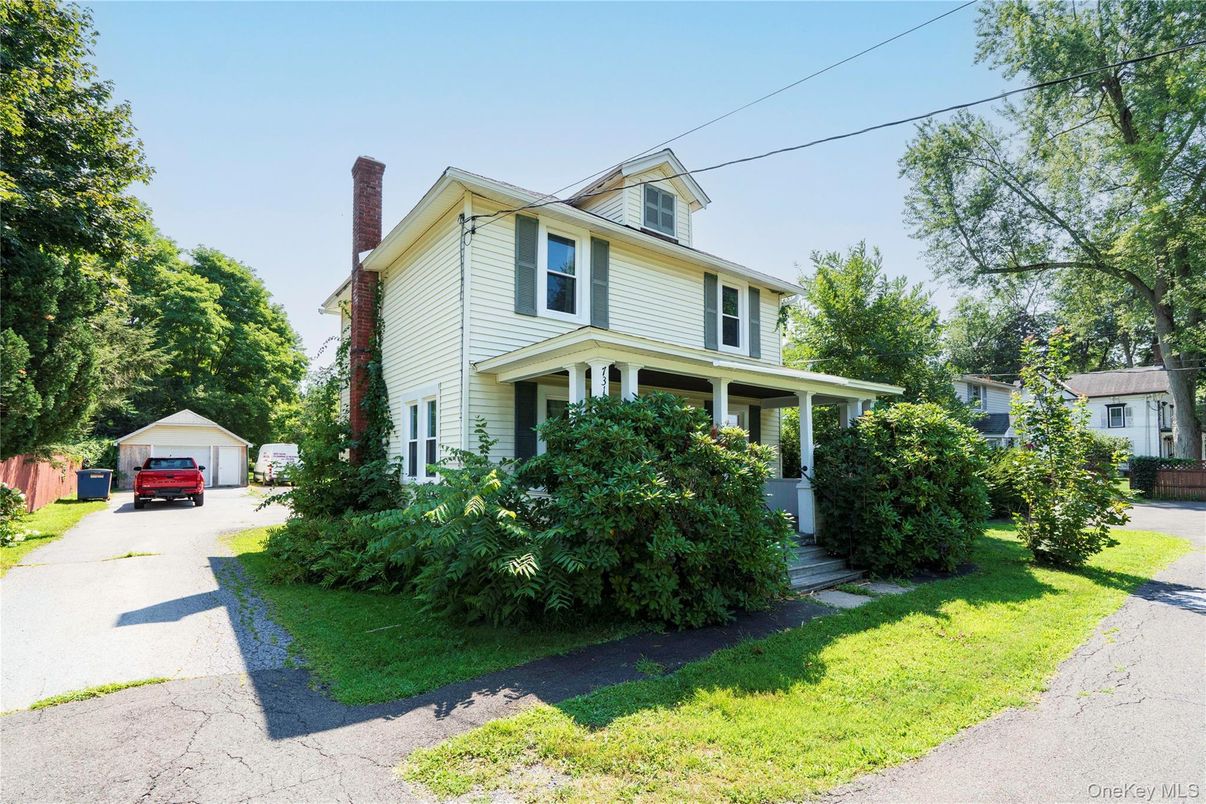 Detached Garage, Exterior
