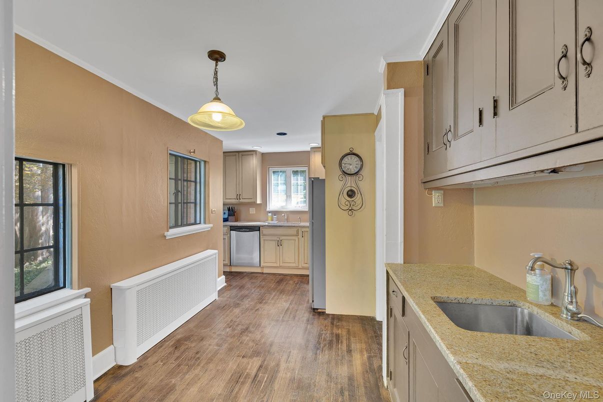 Interior, Kitchen, Pendant Lights, Wood Texture Flooring