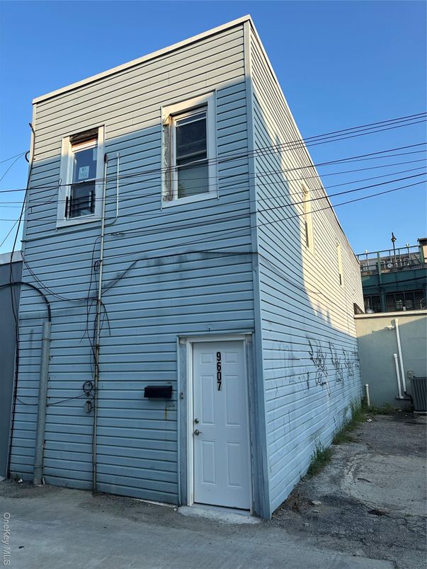 Exterior, Facade, Highrise