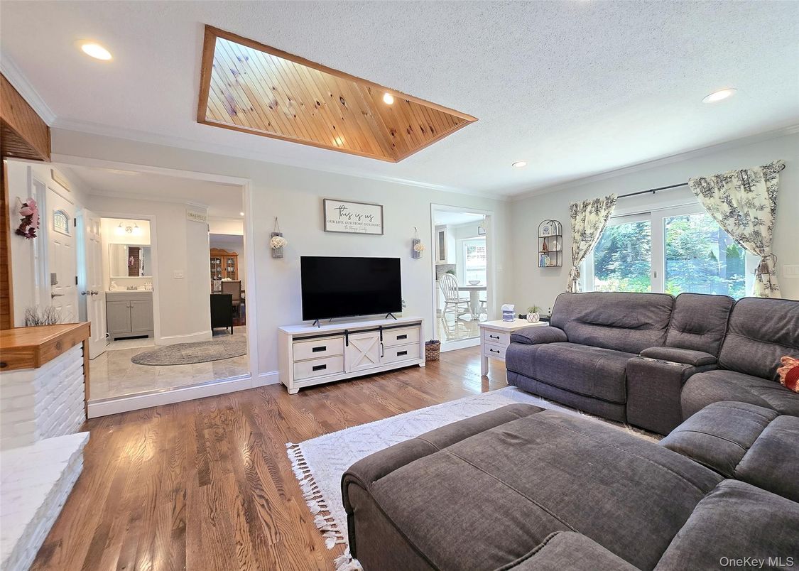 Interior, Living room, Recessed Lighting, Wooden Ceilings, Wood Texture Flooring