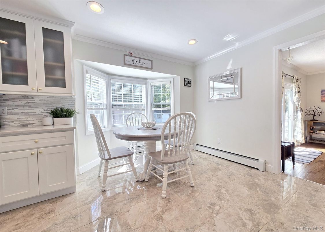 Dining room, Interior, Recessed Lighting