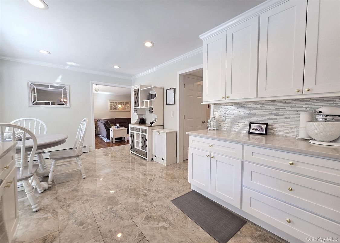 Dining room, Interior, Kitchen, Recessed Lighting