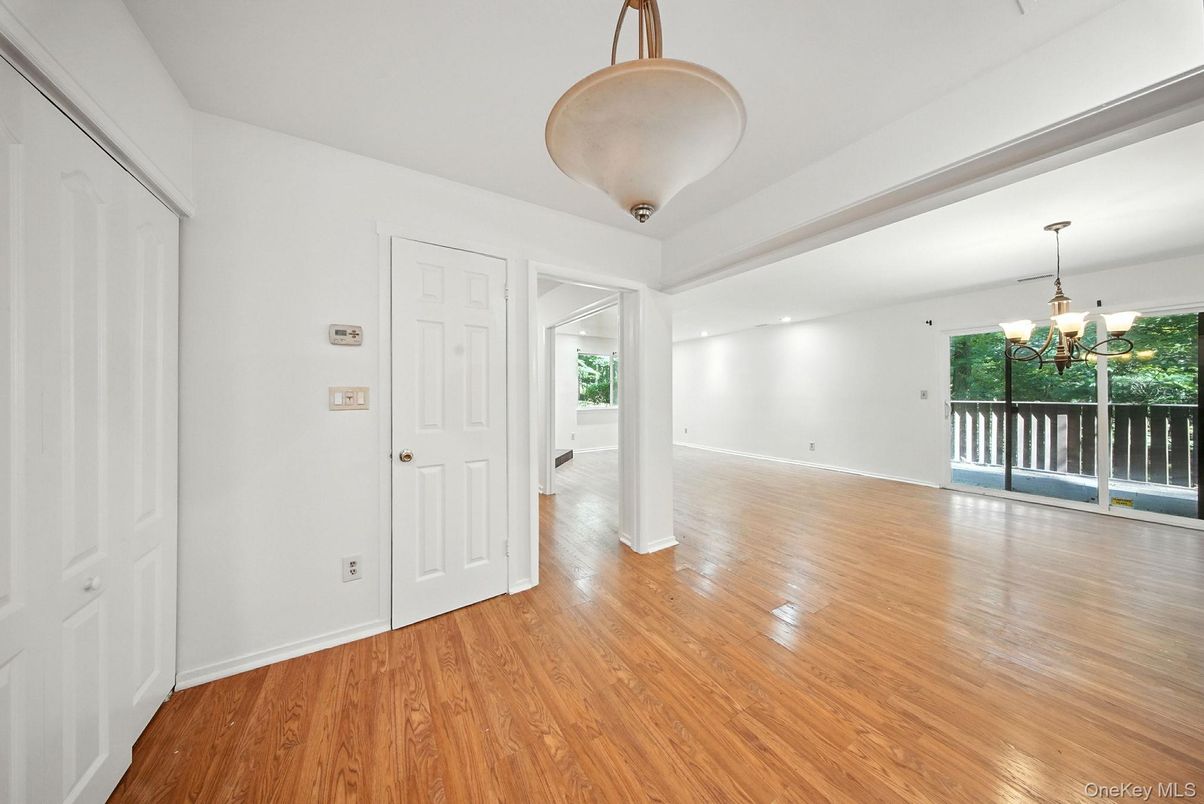 Chandelier, Empty room, Interior, Wood Texture Flooring