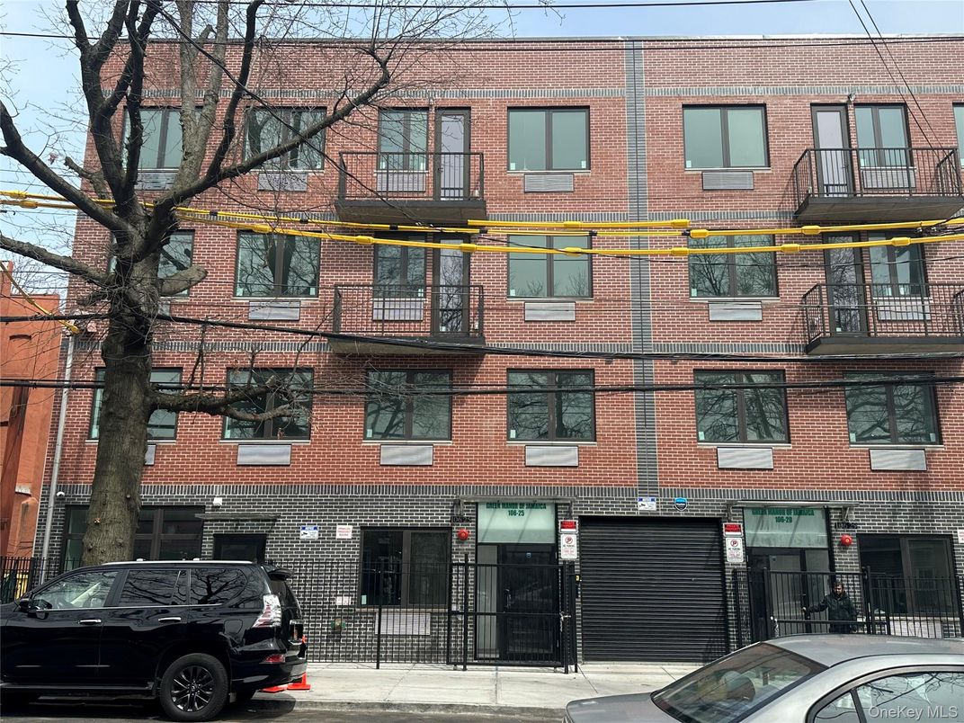 Exterior, Facade, Brick Facade, Rowhouse