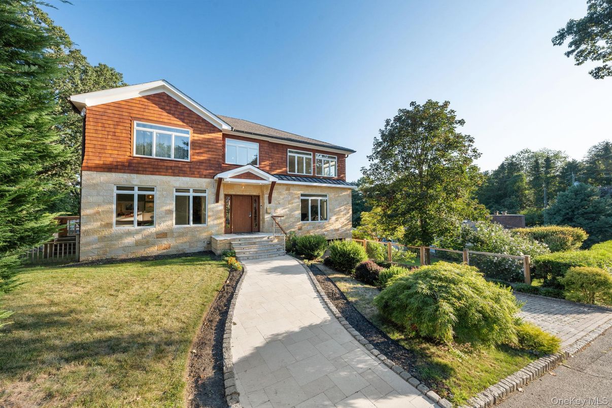 Exterior, Facade, Brick Facade, Brick Traditional