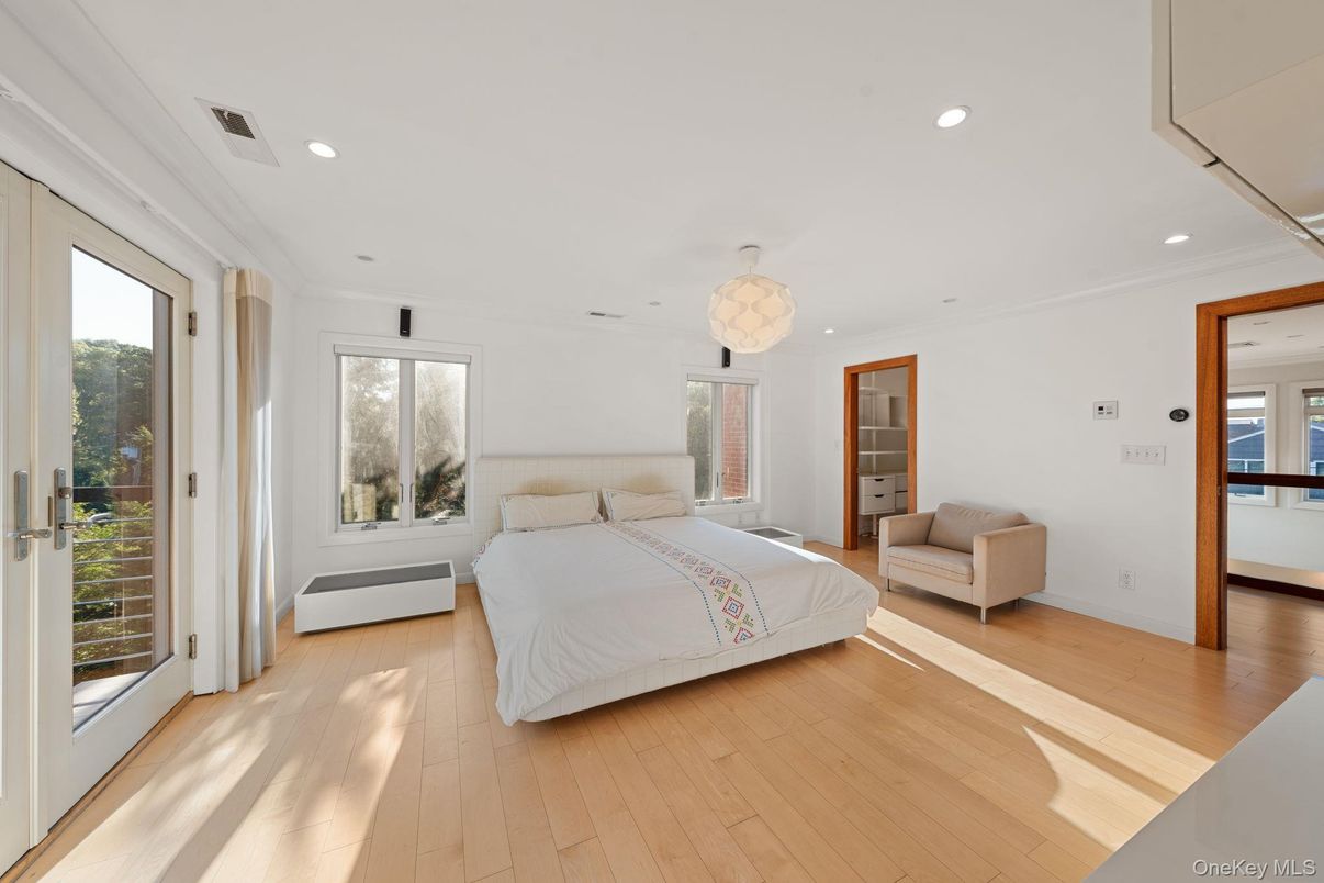 Bedroom, Interior, Pendant Lights, Recessed Lighting, Wood Texture Flooring