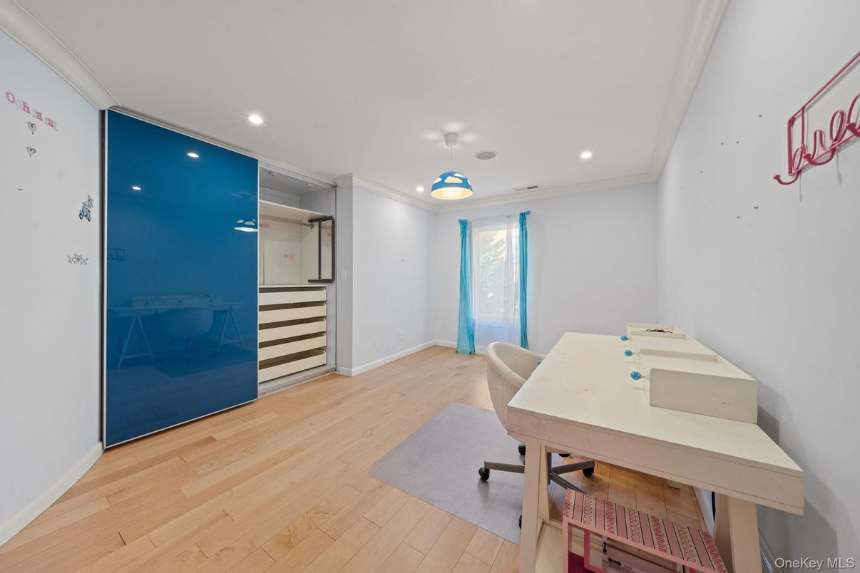 Home Office, Interior, Pendant Lights, Recessed Lighting, Wood Texture Flooring