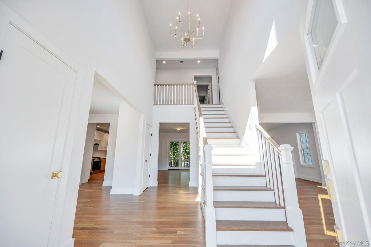 Interior, Pendant Lights, Recessed Lighting, Wood Texture Flooring