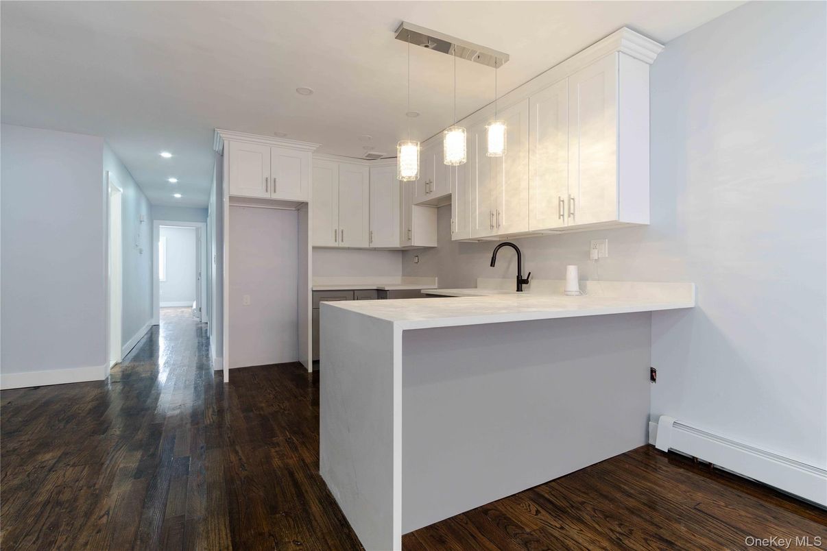 Interior, Kitchen, Pendant Lights, Recessed Lighting, Wood Texture Flooring