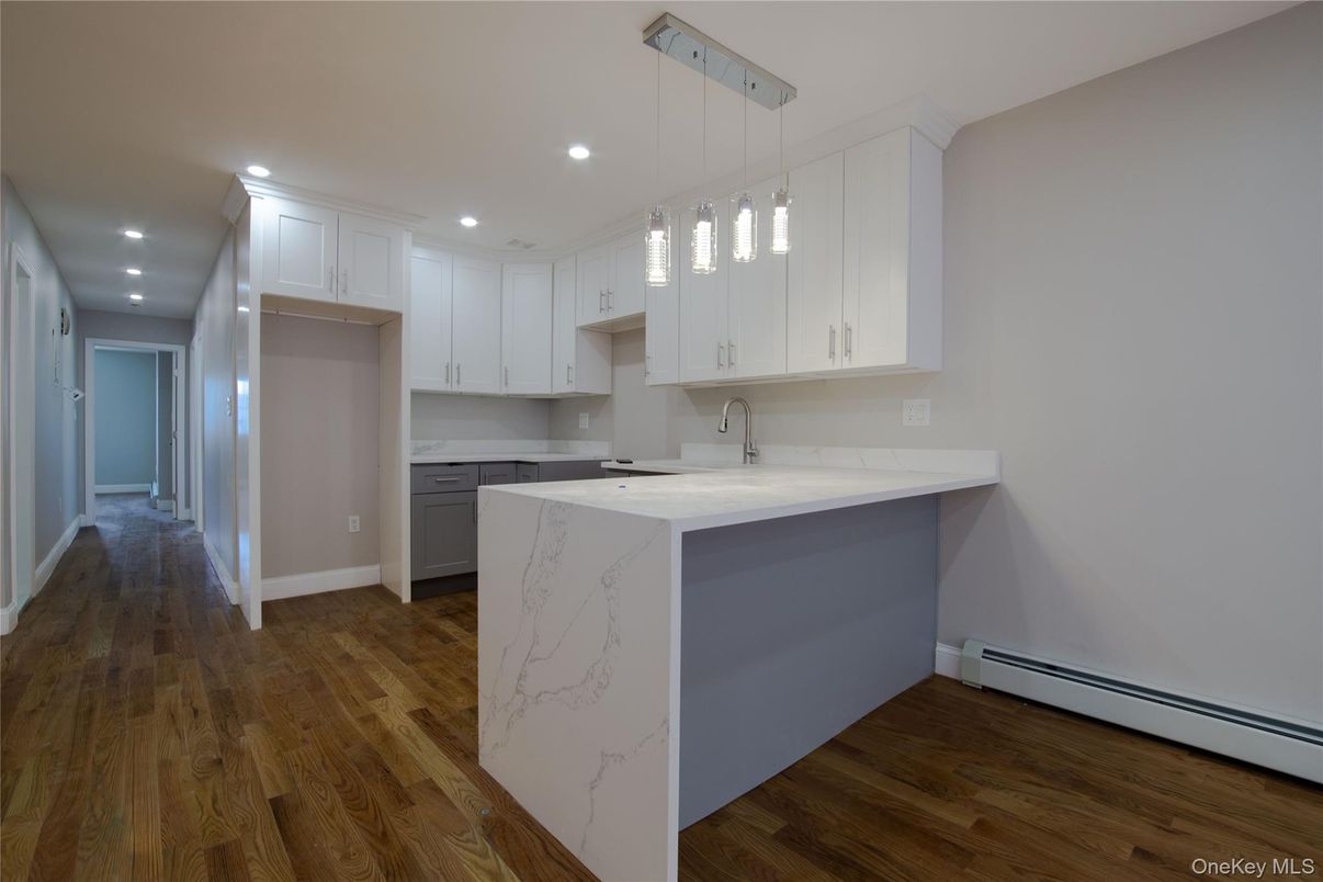 Interior, Kitchen, Pendant Lights, Recessed Lighting, Wood Texture Flooring