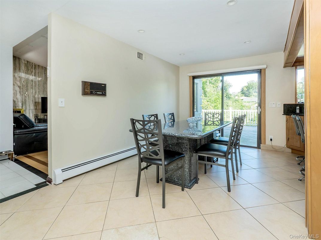 Dining room, Interior, Recessed Lighting