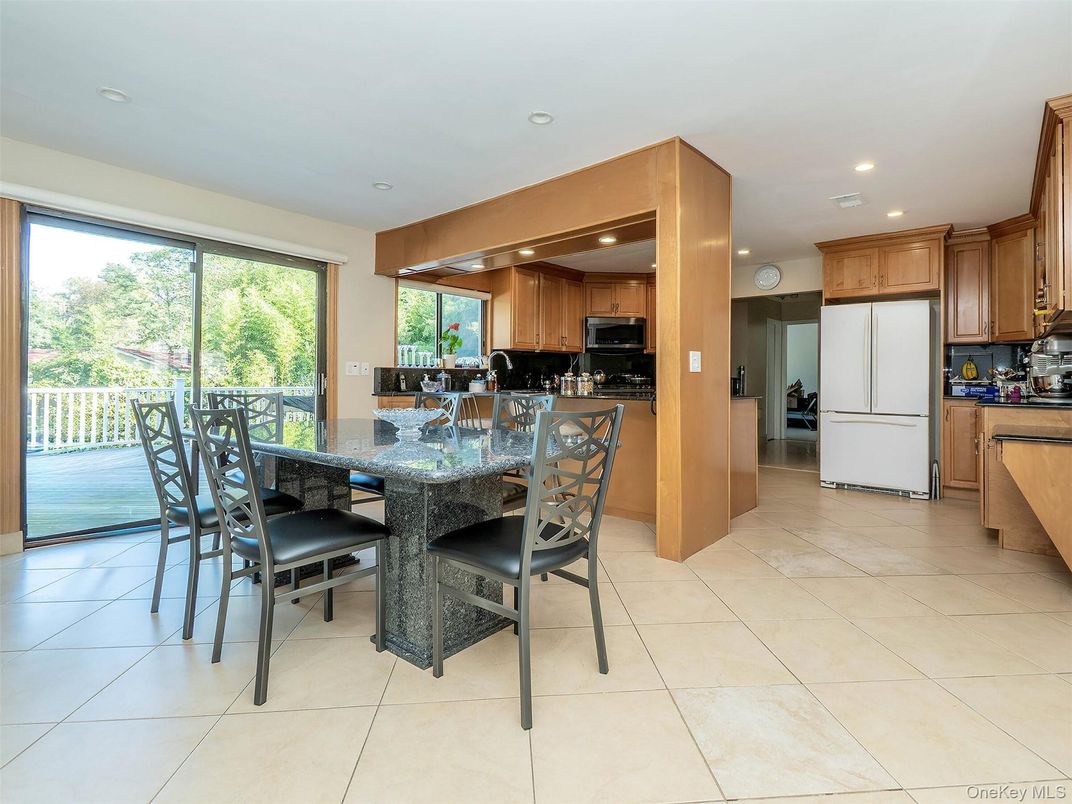 Dining room, Interior, Kitchen, Recessed Lighting
