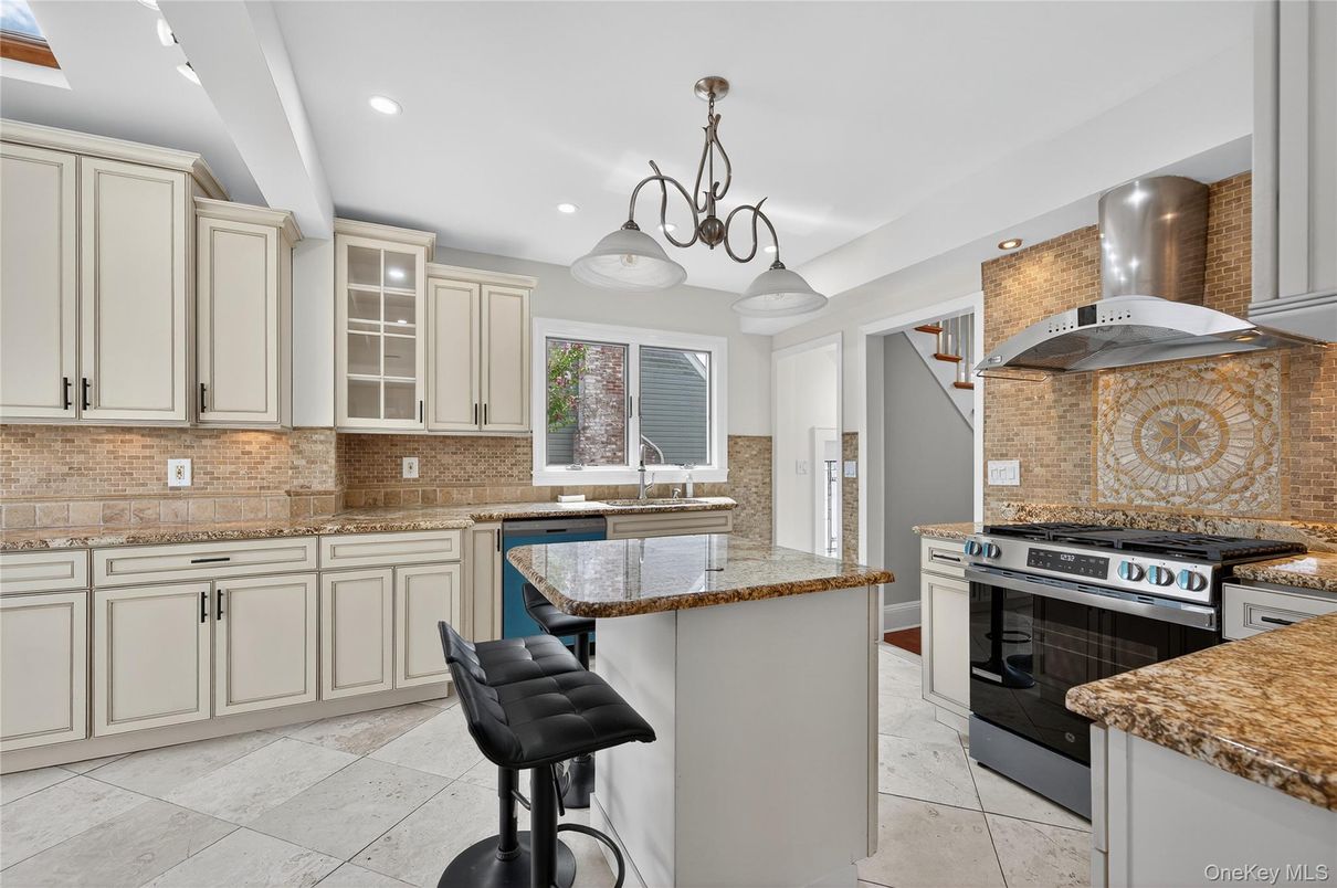 Interior, Kitchen, Pendant Lights, Recessed Lighting, Stainless Steel Appliances