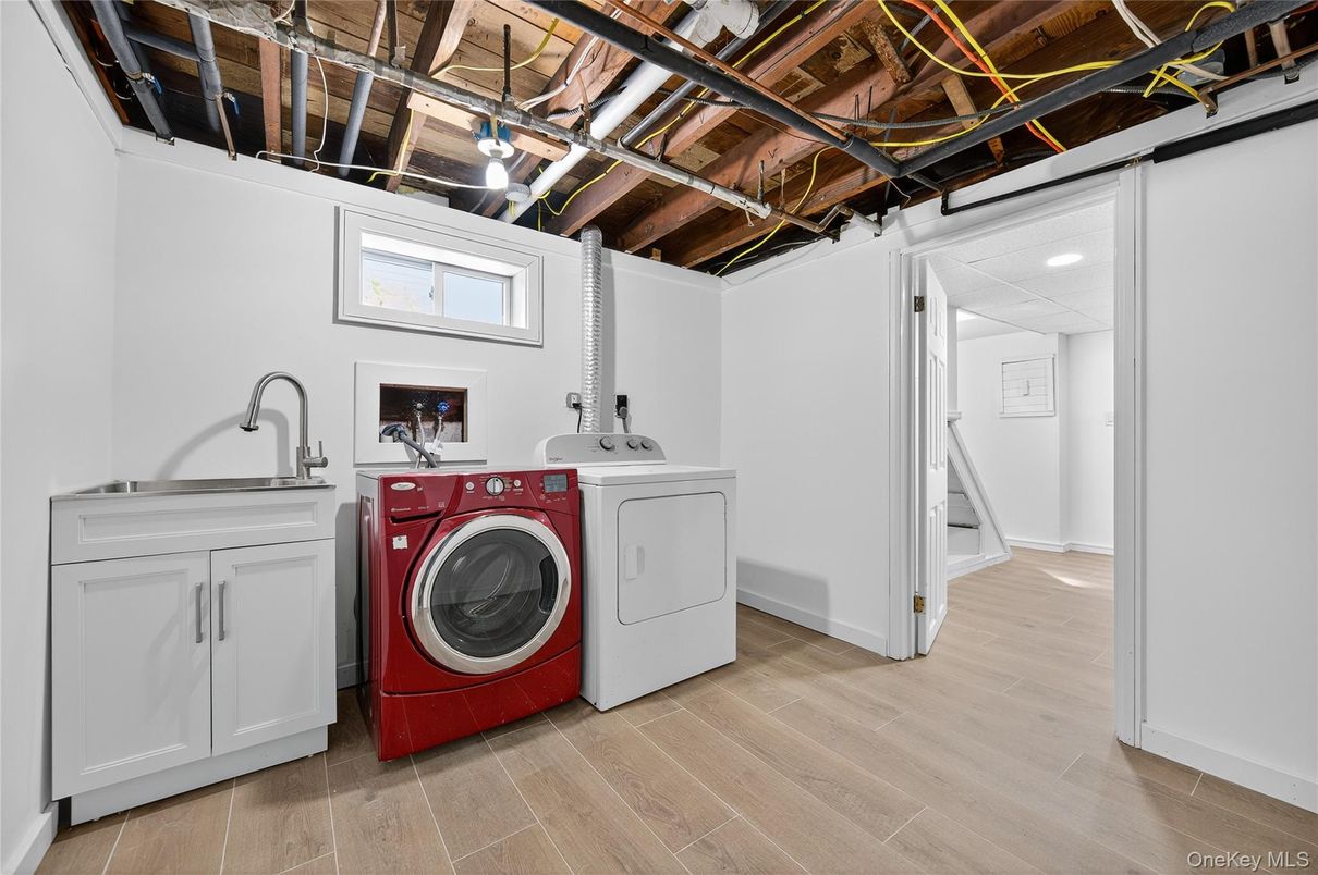 Interior, Washer, Wooden Beams, Wooden Ceilings, Wood Texture Flooring