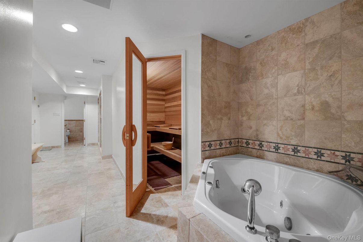 Bathroom, Interior, Recessed Lighting, Sauna Room