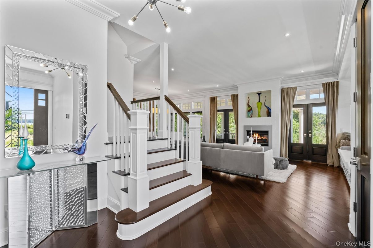Fireplace, Interior, Living room, Pendant Lights, Recessed Lighting, Wood Texture Flooring