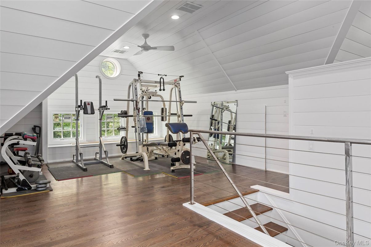 Fitness Equipment, Interior, Recessed Lighting, Wood Texture Flooring
