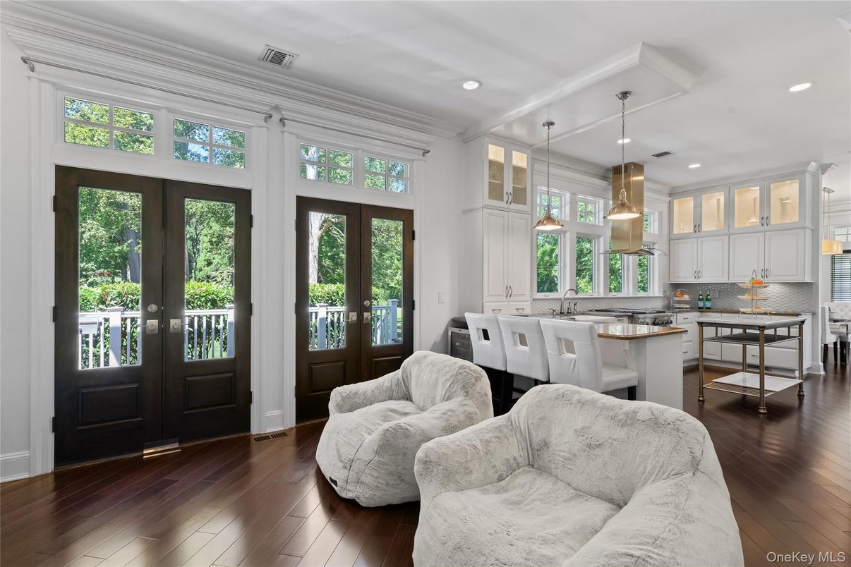 Interior, Kitchen, Living room, Pendant Lights, Recessed Lighting, Wood Texture Flooring