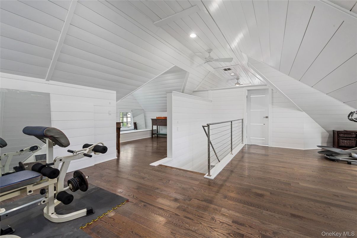 Fitness Equipment, Interior, Recessed Lighting, Wood Texture Flooring