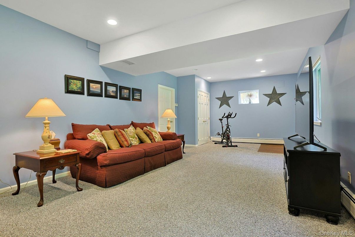 Fitness Equipment, Interior, Living room, Recessed Lighting