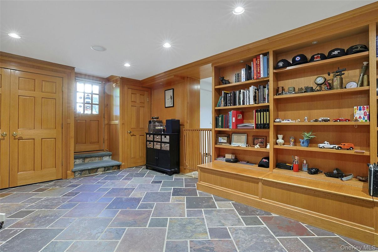 Interior, Recessed Lighting, Wooden Walls