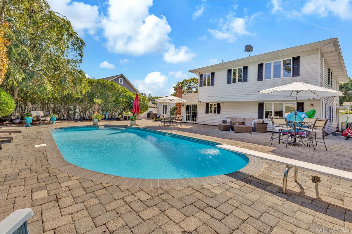 Exterior, Pool