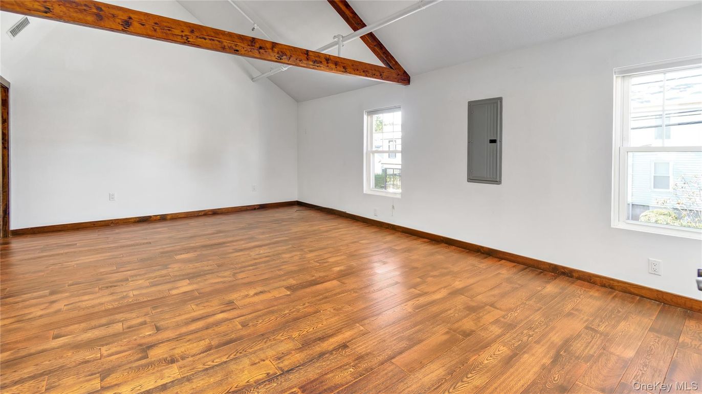 Empty room, Interior, Wooden Beams, Wood Texture Flooring