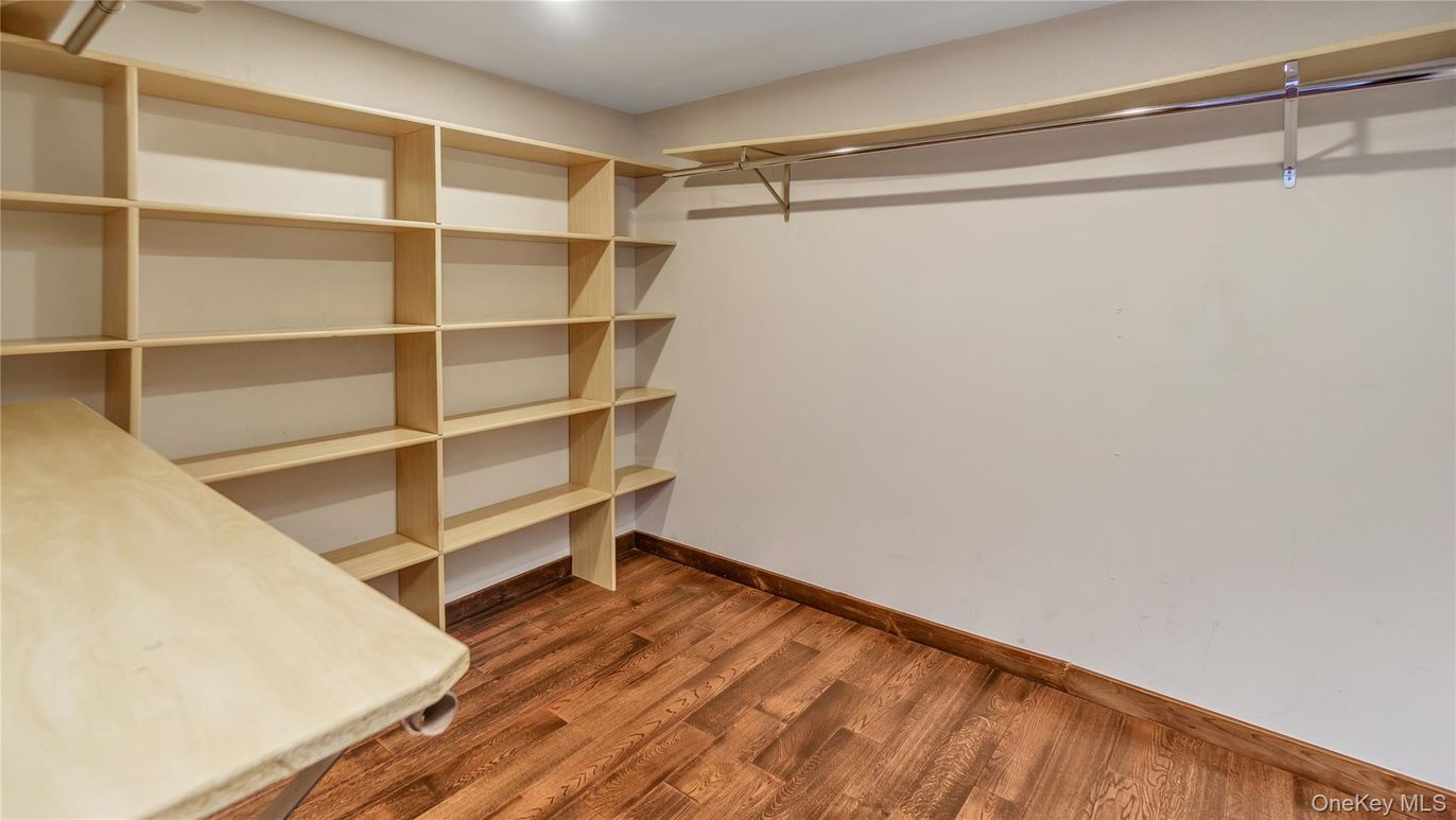 Interior, Walk-in Closets, Wood Texture Flooring