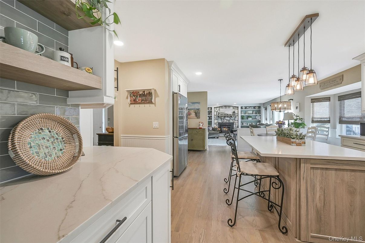 Fireplace, Interior, Kitchen, Pendant Lights, Recessed Lighting, Wood Texture Flooring