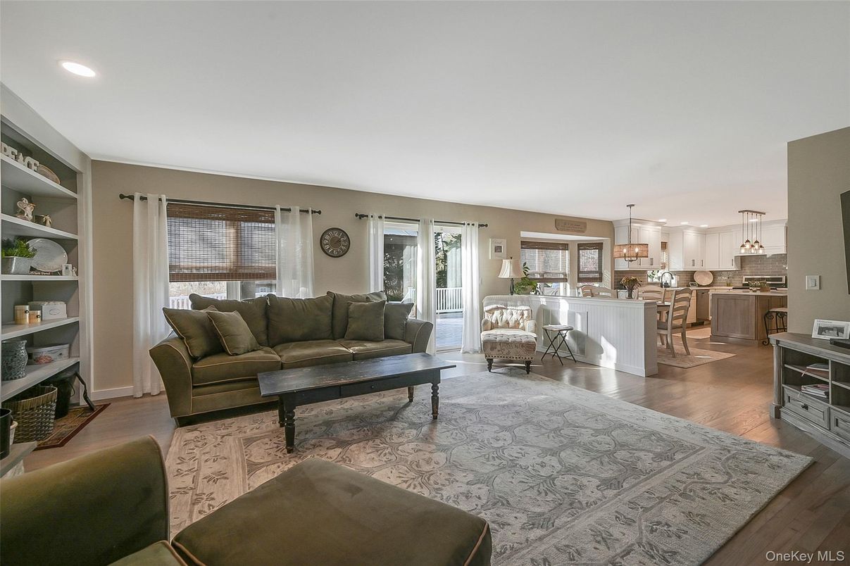 Interior, Kitchen, Living room, Pendant Lights, Recessed Lighting, Wood Texture Flooring