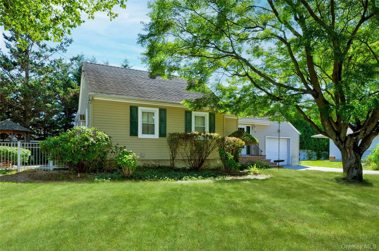 Attached, Backyard, Exterior, Facade, Cape Cod