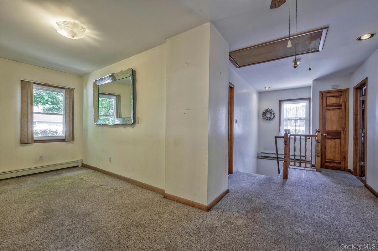 Empty room, Interior, Recessed Lighting