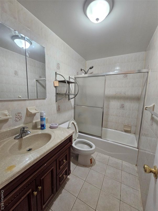 Bathroom, Dual Sink Vanities, Glass Shower, Interior