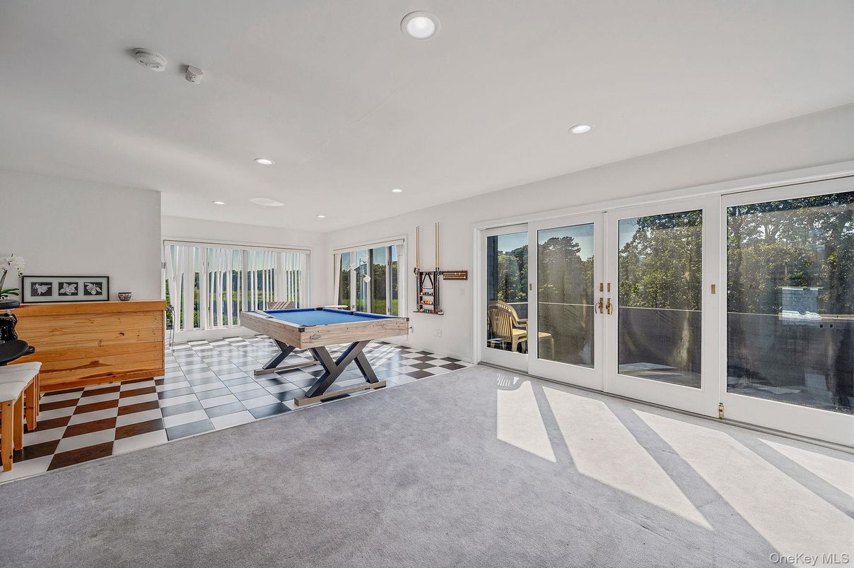 Billiard Table, Game Room, Interior, Recessed Lighting